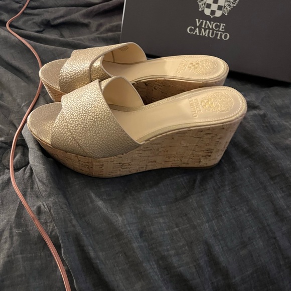 Vince Camuto wedge sandals size 8 1/2 - Picture 5 of 7
